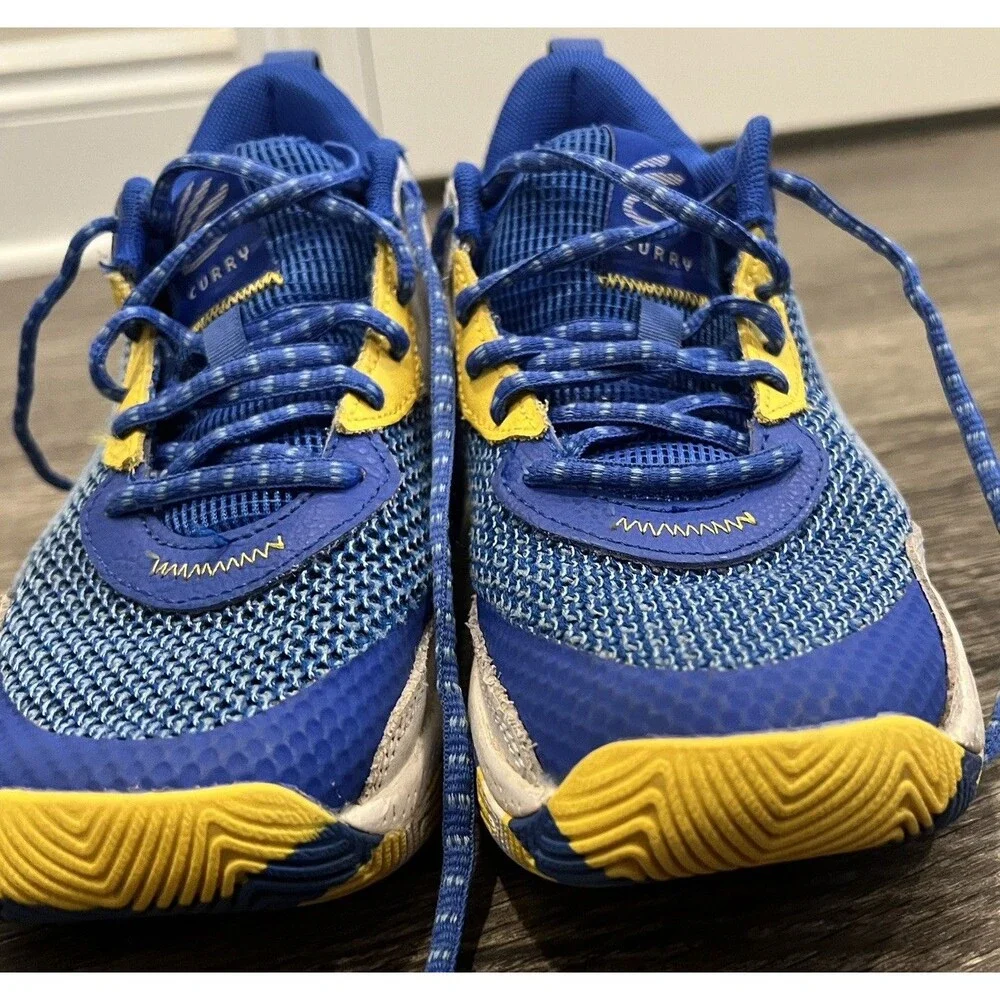 Under Armour Curry Kids US 3.5 Blue Yellow White Lace-Up Mesh Low Top